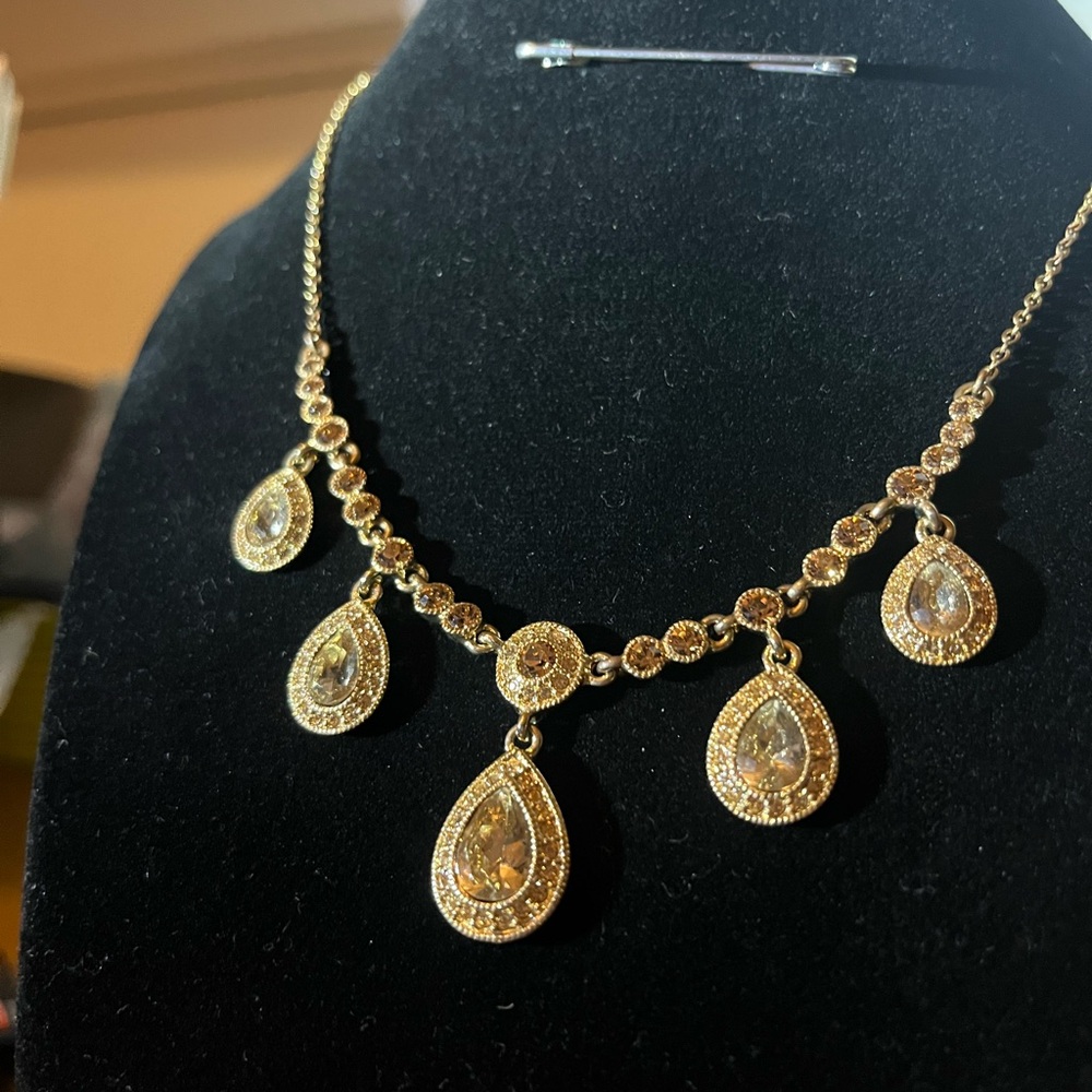 Vintage Y2K Carolee gold tone yellow faceted glass collar necklace